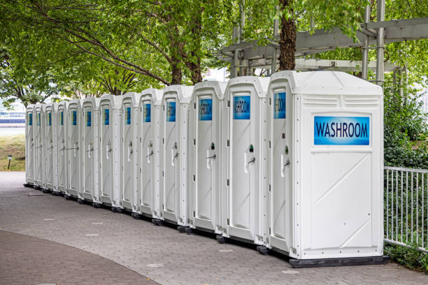 Best High-end porta potty rental  in Lyndon, KS