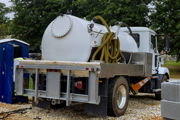 Best Portable restroom trailer rental  in Lyndon, KS